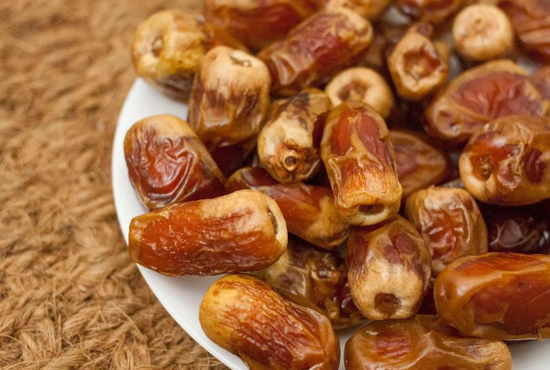 When are Barhi dates in season